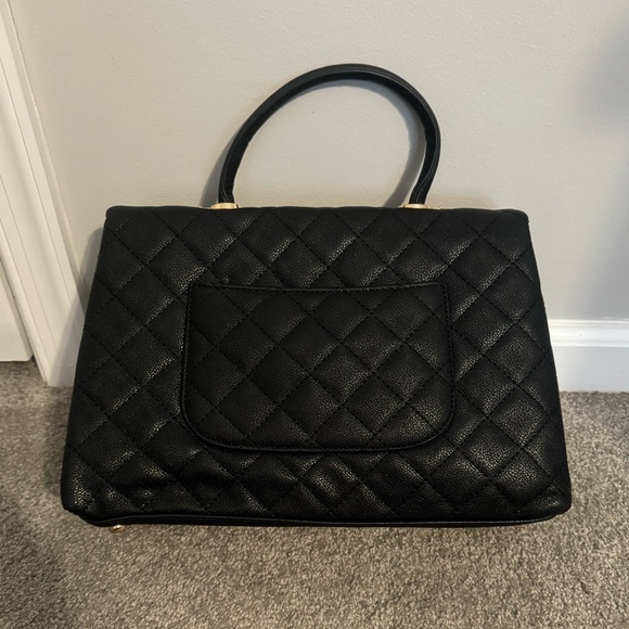 Black Quilted Handbag - Picture 2 of 5